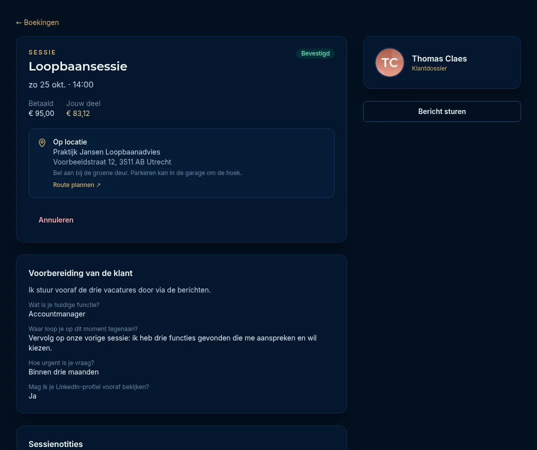 De detailpagina van een boeking met bedrag, vergaderlink en de voorbereiding van de klant